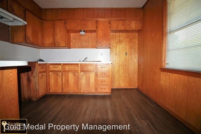 Building Photo - 802 Pecan Cir