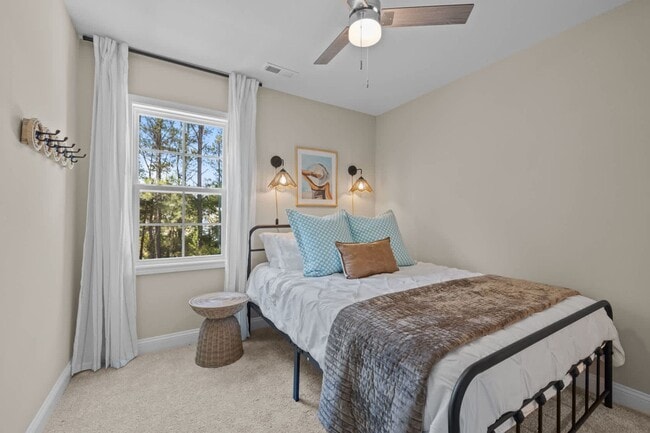 Building Photo - 172 Coastline Cir