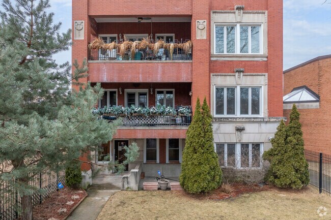 Building Photo - 4610 S Drexel Blvd E