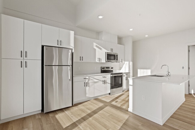 Building Photo - Allison Summit