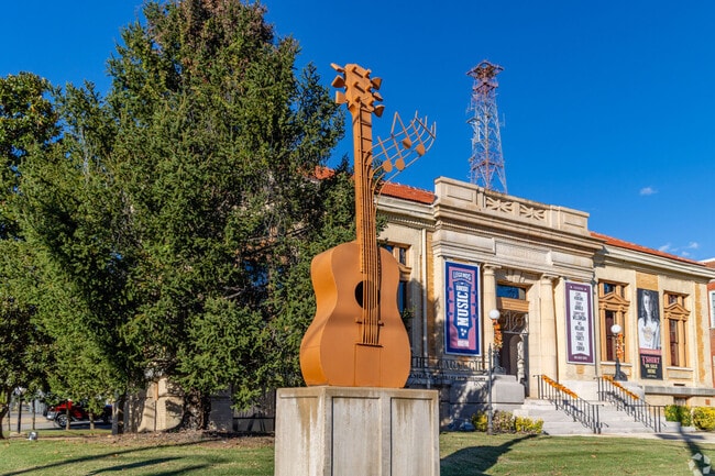 Legends of Tennessee Music Museum offers insight into music history near Lawrence.