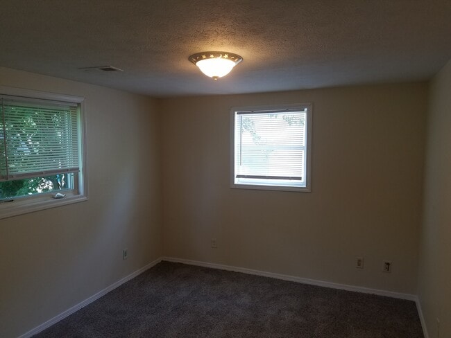 East Bedroom - 1002 E 21st St