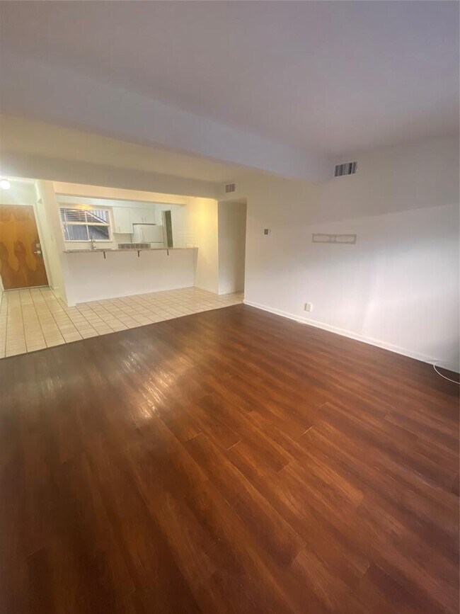 Foto del edificio - 2208 Enfield Rd