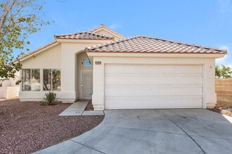 Building Photo - 4400 Sandhorse Ct