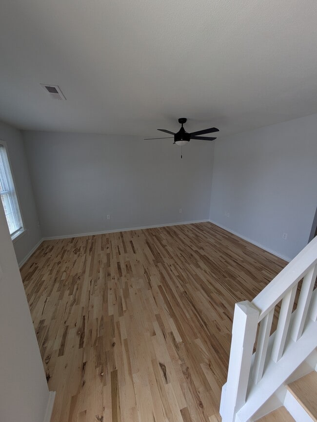 Building Photo - 918NP