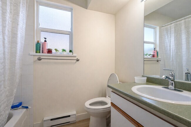 Photo du bâtiment - 34660-34666 6 Ave