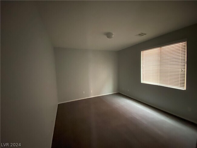 Foto del edificio - 7242 Summer Grove Ave