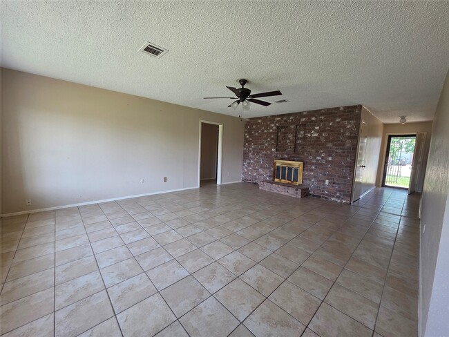 Foto del edificio - 6606 Northleaf Dr
