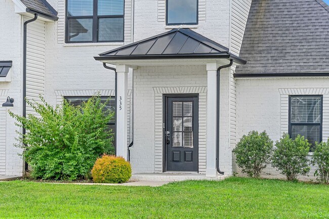 Building Photo - 4 Bedroom 2 1/2 Bath Home For Rent Near Ex...