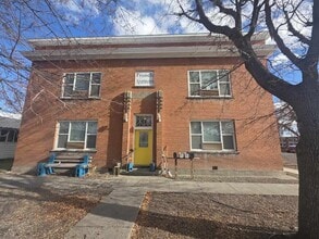 Building Photo - 702 E St