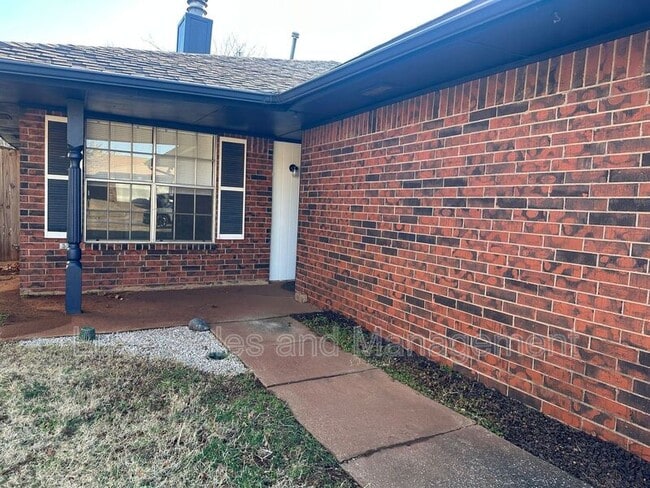 Foto del edificio - 9904 Larkspur Ln