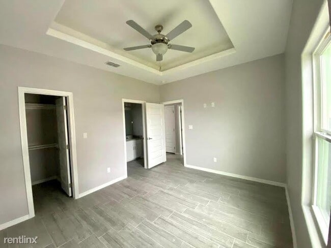 Building Photo - 3 br, 2 bath Apartment - 1809 Canyon Dr