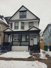 Building Photo - 112 19th St