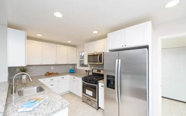 Building Photo - 37 S Ritters Ln