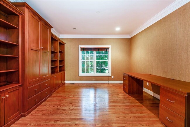Foto del edificio - 34 Saxon Wood Rd
