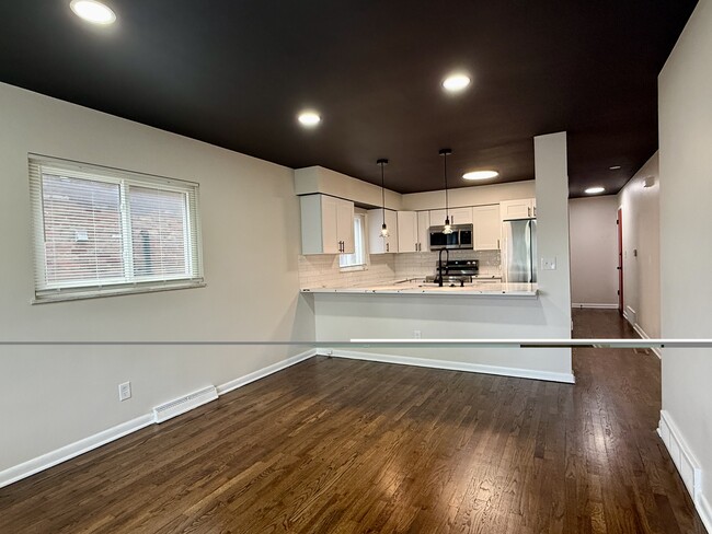 Building Photo - 316 E 18th Ave