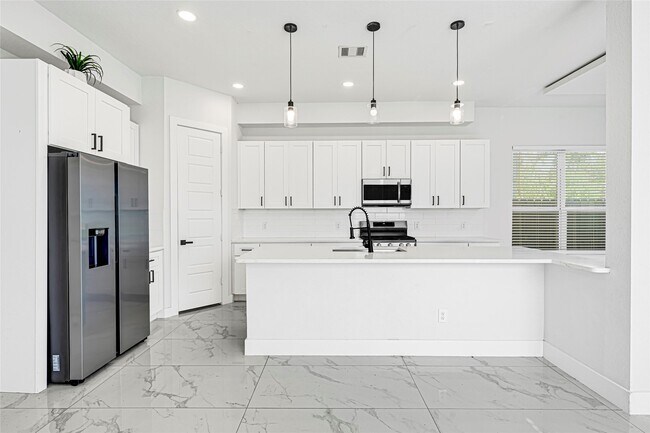 Foto del edificio - 7203 Weyburn St