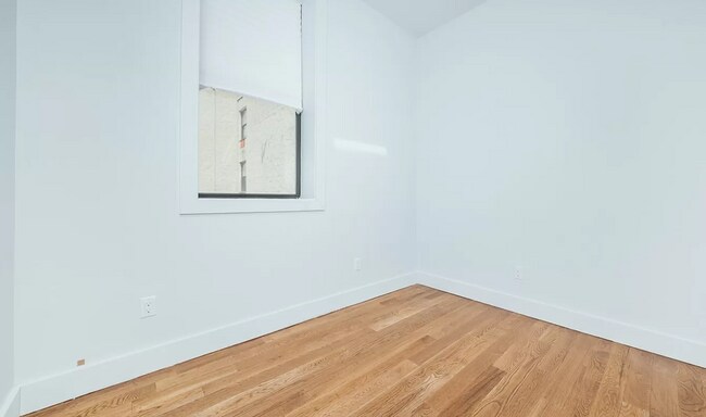 Foto del edificio - 1337 Gates Ave