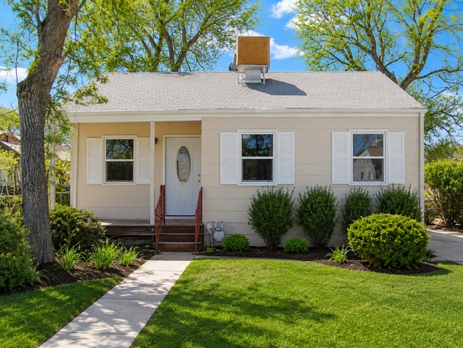 Building Photo - 1357 Kenton St