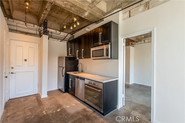 Building Photo - 140 Linden Ave