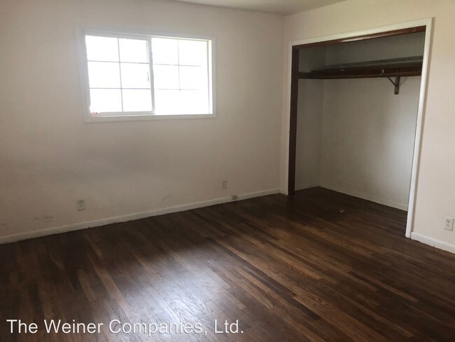 Building Photo - 3 br, 1.5 bath House - 1206 N. Linview