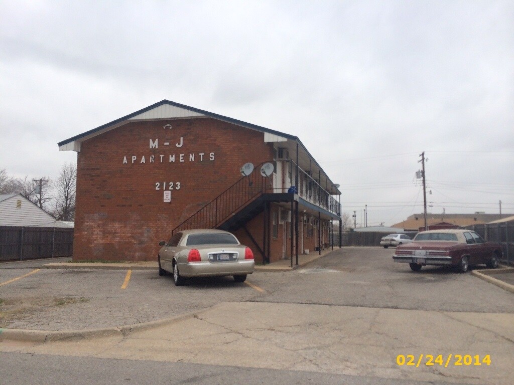 Primary Photo - 2123 SW 46th St
