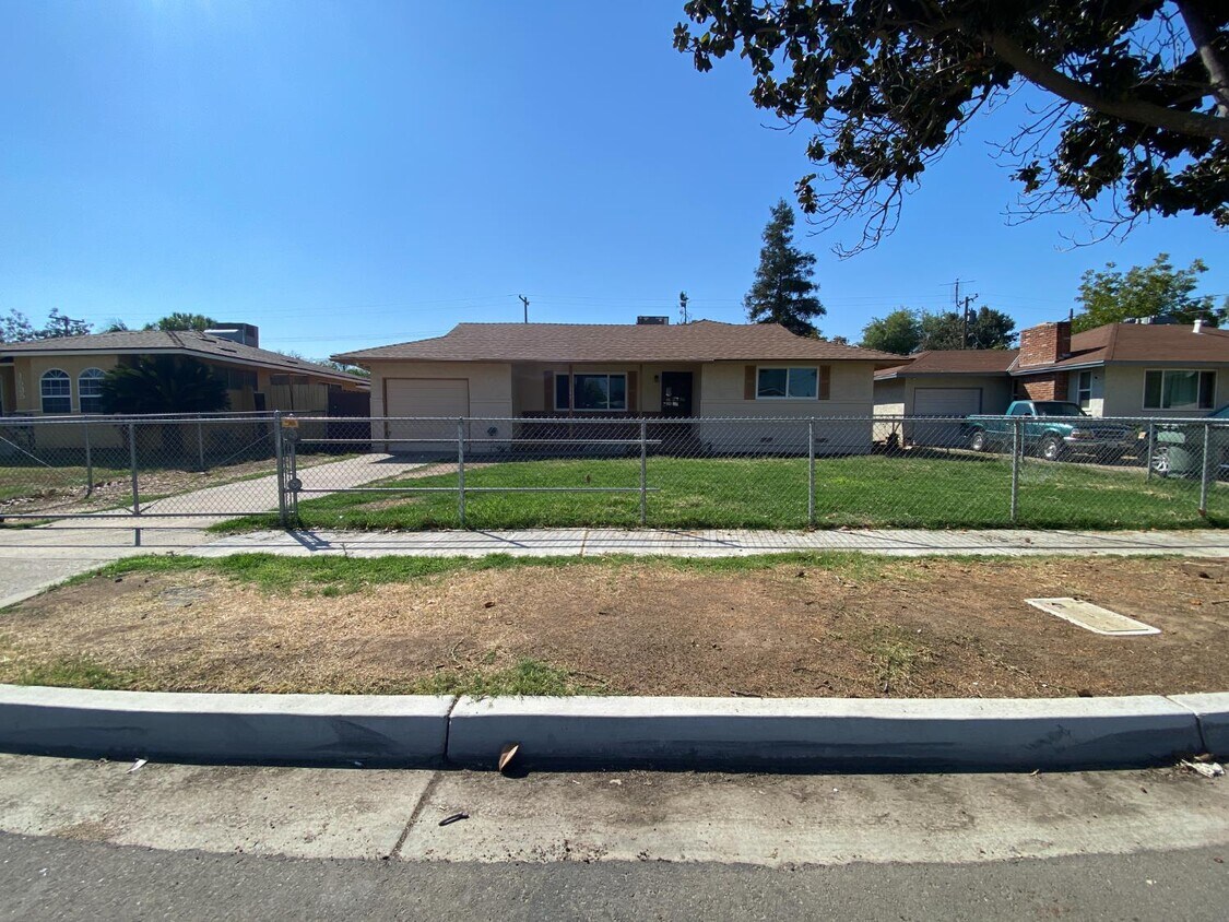 Foto principal - 1545 W Sussex Way