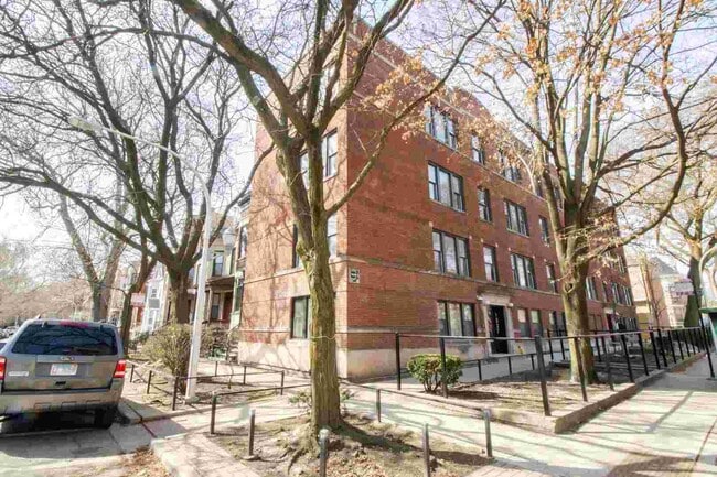 Building Photo - 1039 W Byron St