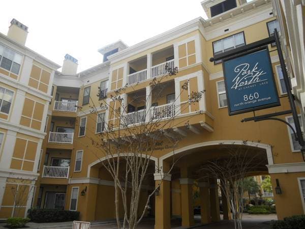 Building Photo - Downtown Orlando- Large 1/1 unit with balc...