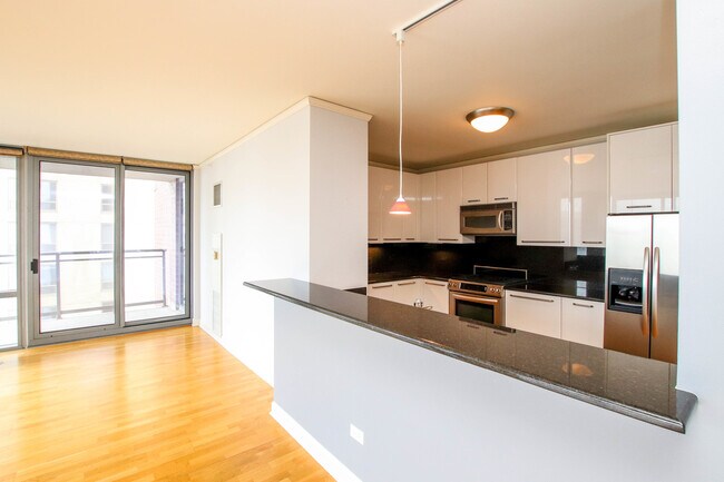 Foto del edificio - 450 E Waterside Dr