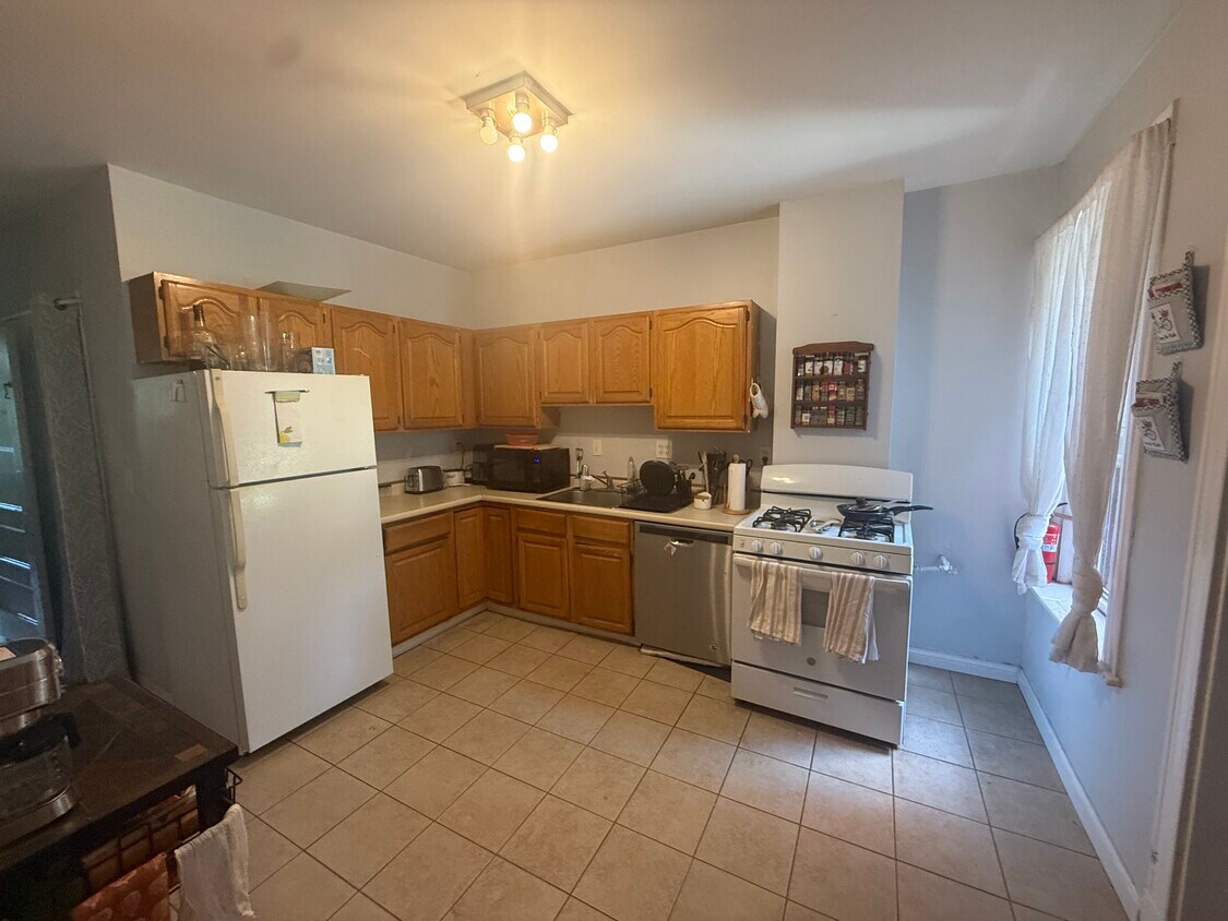 Foto principal - 1799 Beacon St