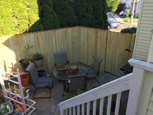 Kitchen overlooking patio - 116 Grove St