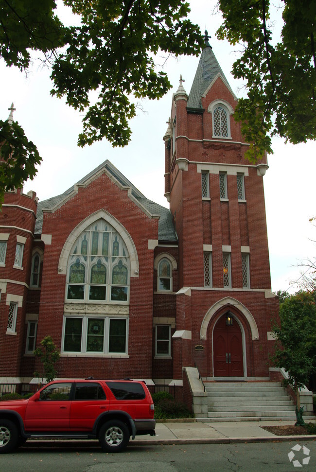 Building Photo - 1723 Hanover Ave