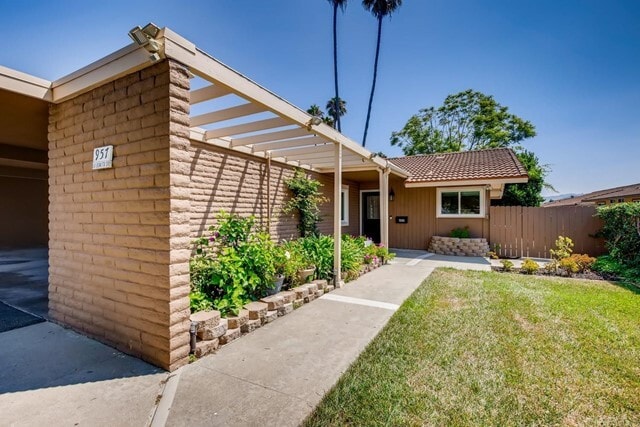 Building Photo - 957 La Bonita Dr