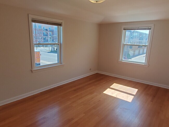 Foto del edificio - 4017 N Oriole Ave