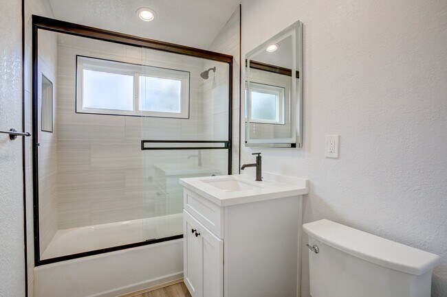 Foto del edificio - 519 W 11th Ave