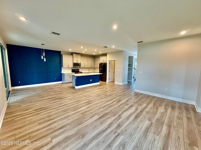 Building Photo - 467 Blue Daze St