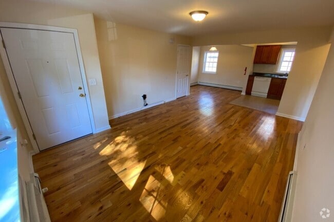 Building Photo - 46 Wedgewood Dr