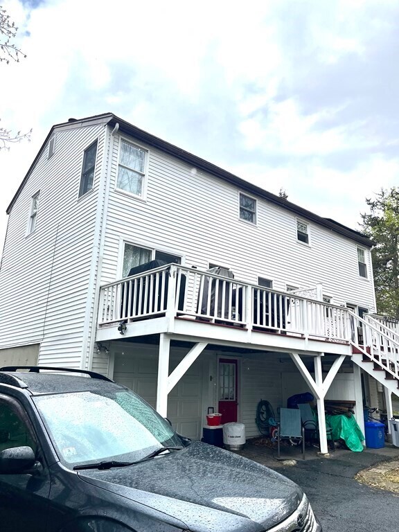 Building Photo - 17 Crestwood Dr
