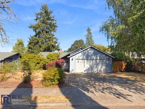Building Photo - 5470 SW 164th Ct