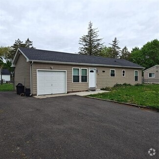 Building Photo - 520 Bourdois Ave