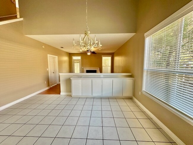 Building Photo - 302 Cll Escada