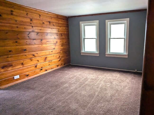 Building Photo - 1043 Chestnut St