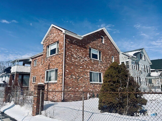 Foto del edificio - 1567 Main St