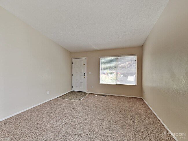 Building Photo - 7775 Crystal Shores Dr