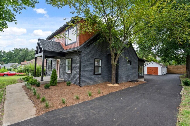 Foto del edificio - 2537 Stinson Rd