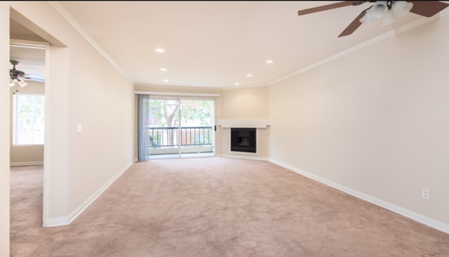 Building Photo - 21550 Burbank Blvd