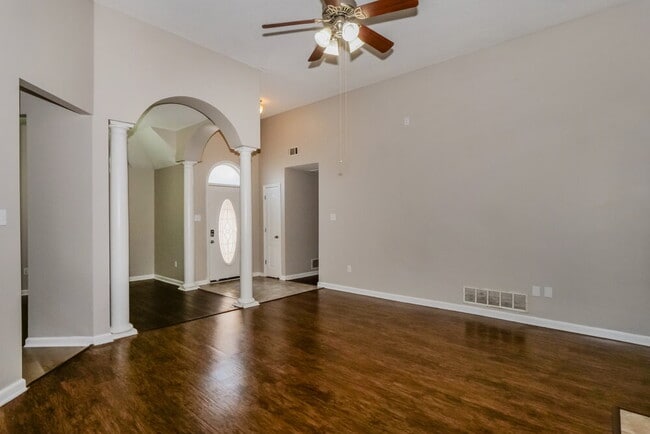 Building Photo - 320 Terry Rd