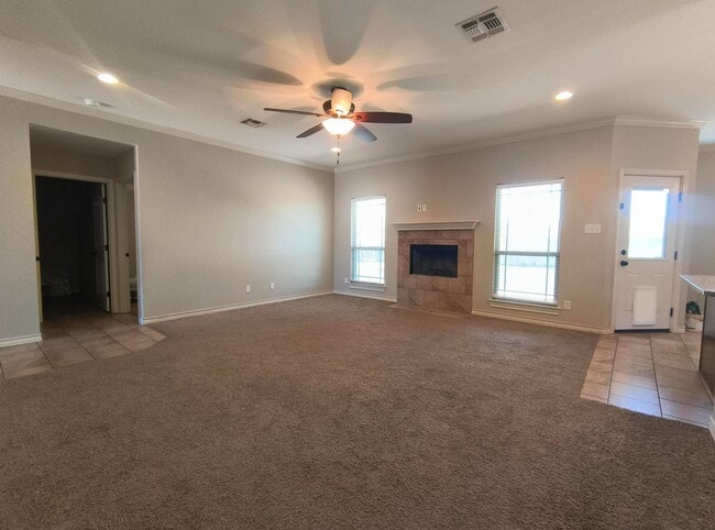 Building Photo - Discover this Beautiful 4 bedroom, 2 bath ...