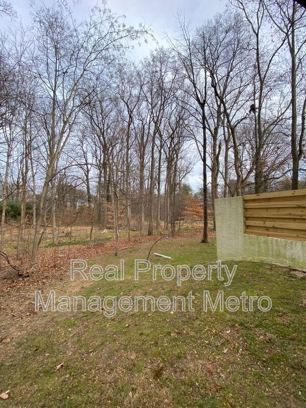 Foto del edificio - 5657 Harpers Farm Rd
